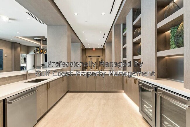 Building Photo - 111 S Pineapple Ave