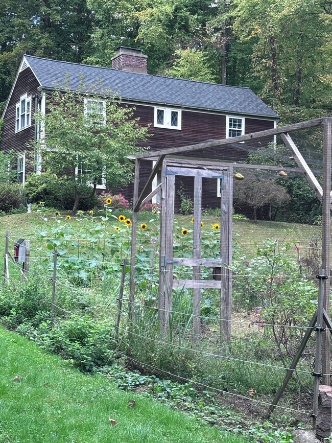 Building Photo - 19 Duncaster Ln