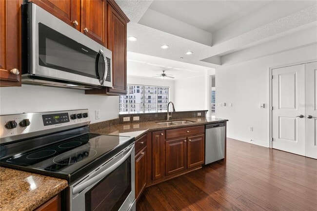 Building Photo - 1209 E Cumberland Ave