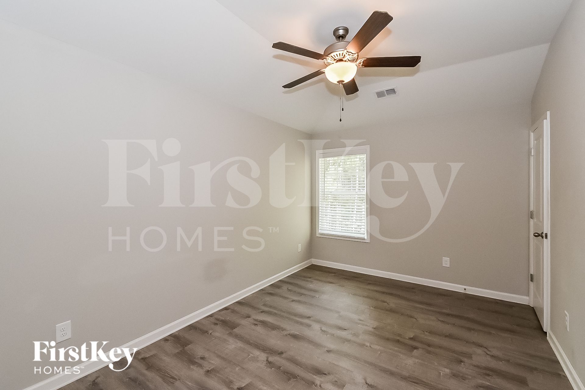 Building Photo - 273 Cliffhaven Cir