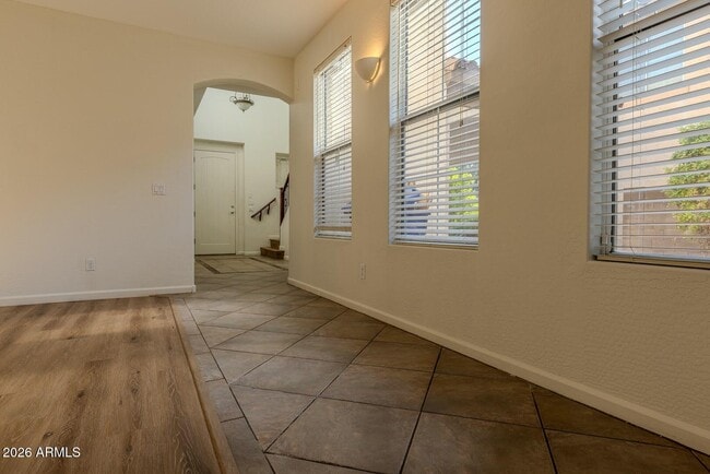Building Photo - 2051 E Carla Vista Dr