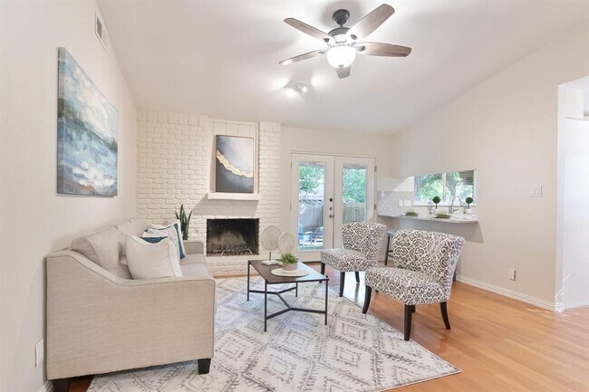 Building Photo - 10102 Missel Thrush Dr