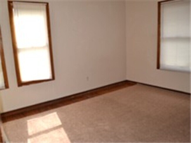 Building Photo - 2285-87 Indianola Ave