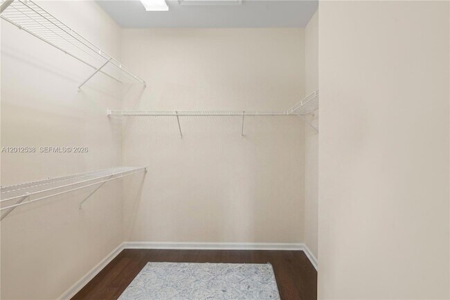 Building Photo - 4025 Cascada Cir