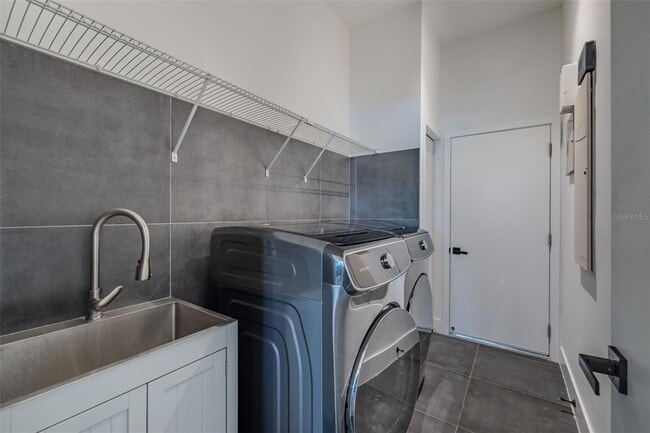 Building Photo - 8117 Hampton Glen Dr