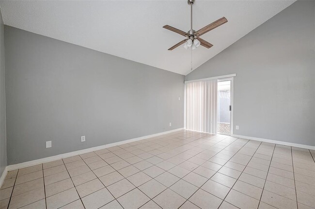 Building Photo - 13850 Walnut Hollow Ln
