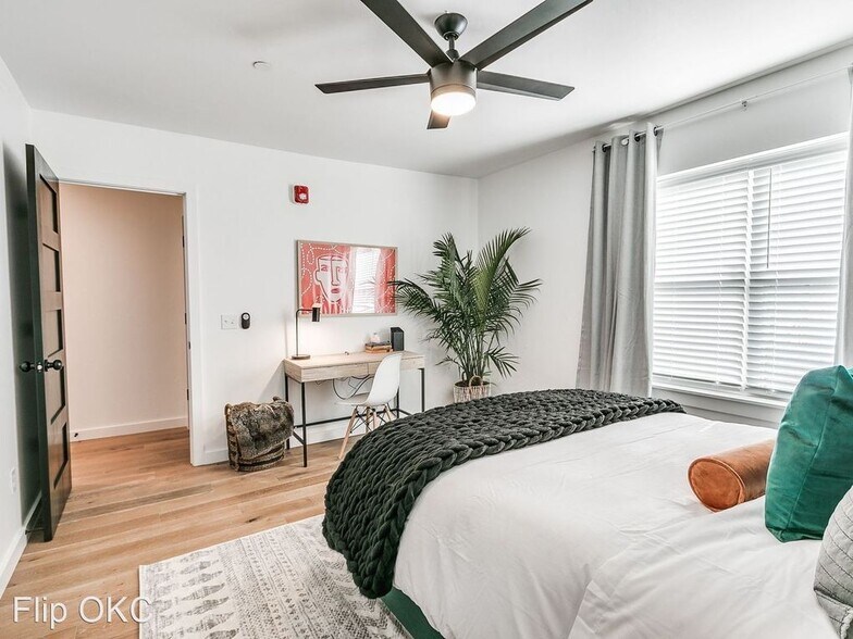 Building Photo - 808 NW 23rd St