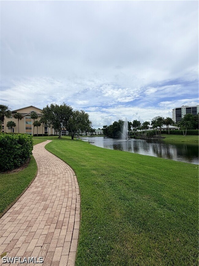 Building Photo - 360 Horse Creek Dr