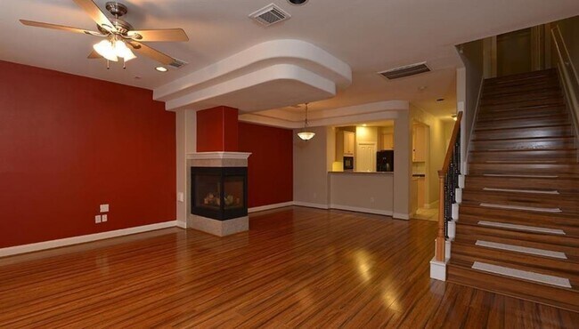 Building Photo - 2410 Calumet St