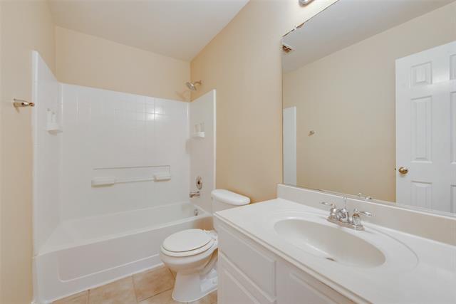 Building Photo - 2042 Brook Meadow Dr