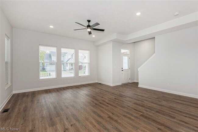 Building Photo - 2240 E 97th St