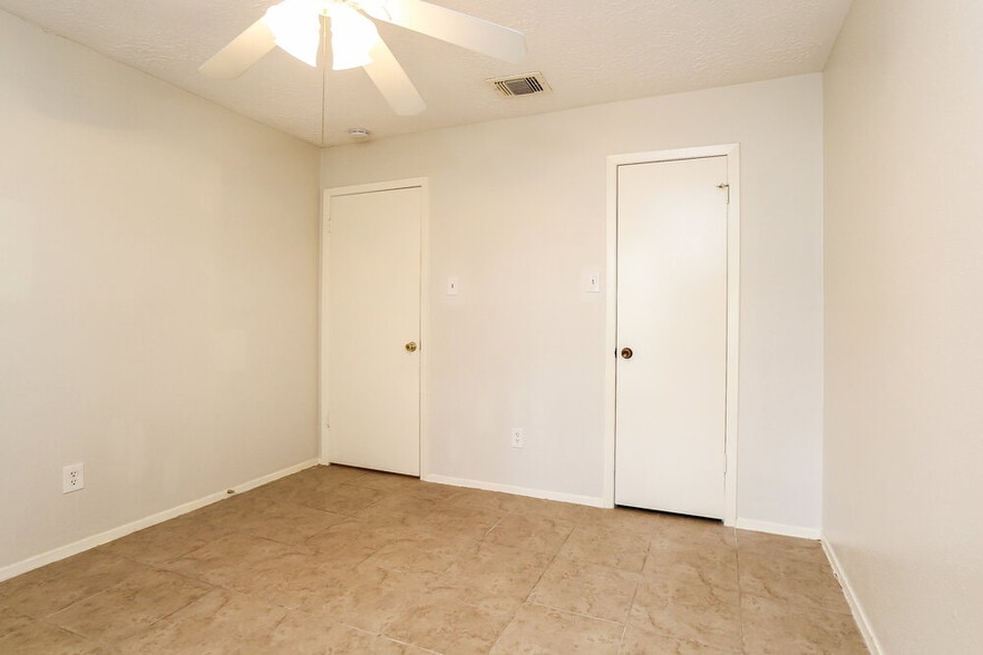 Building Photo - 4511 Chestergate Dr