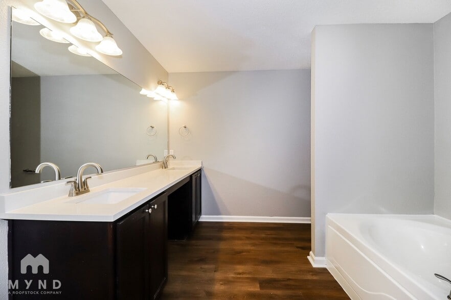 Building Photo - 4595 Orange Tulip Dr