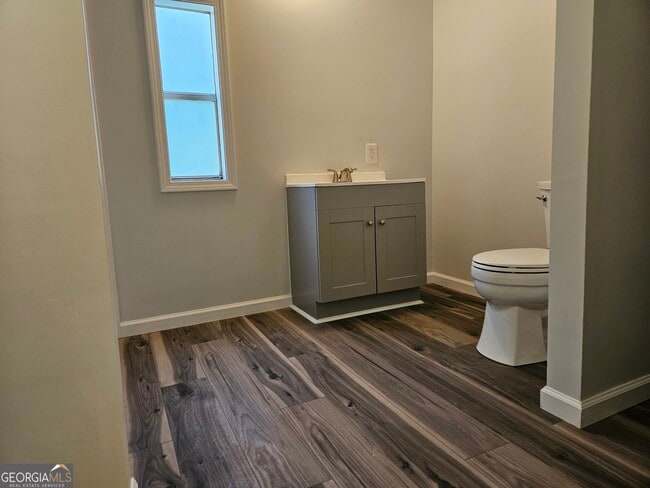 Building Photo - 150 Back St