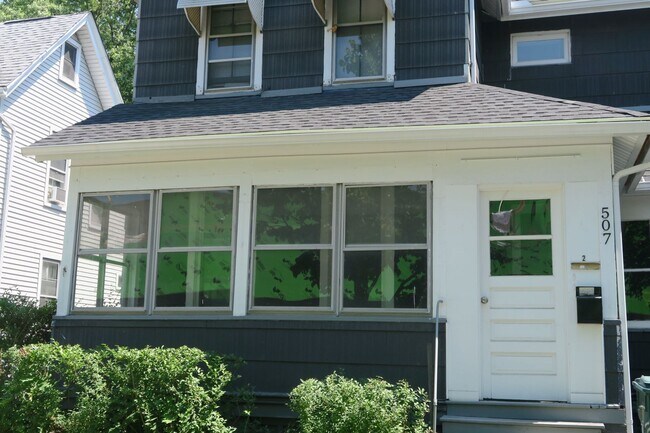 Building Photo - 507 Averill Ave