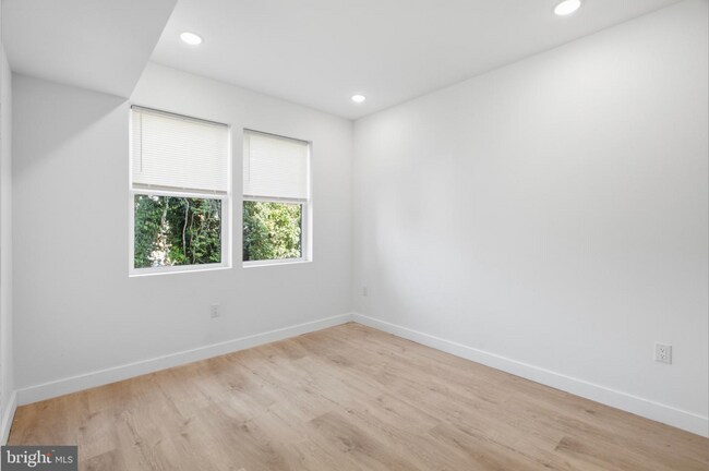 Building Photo - 2346 N 16th St