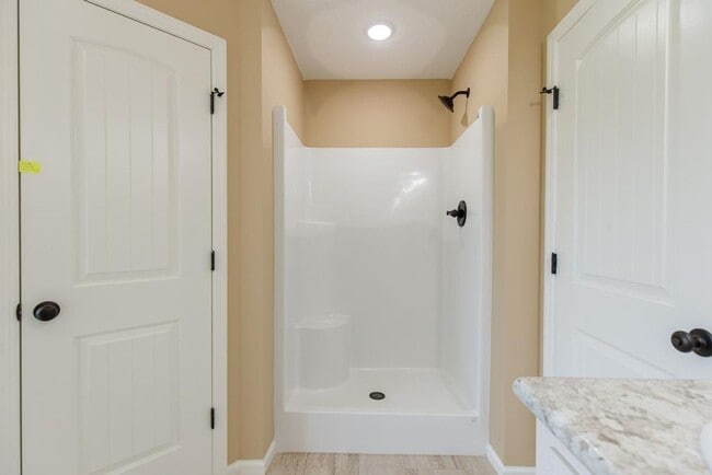 Building Photo - $500 Move-in Discount! Modern 4-Bedroom Home with Open Layout, Spacious Kitchen & Private Master ...