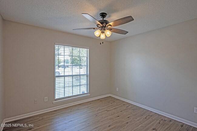 Building Photo - 7728 Pikes Peak Dr
