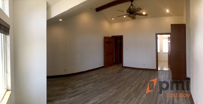 Building Photo - 539 Palms Dr