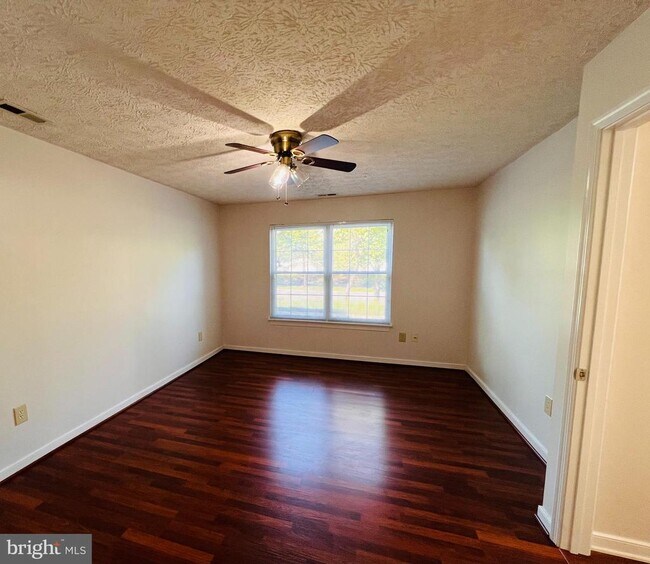 Building Photo - 2406 Forest Edge Ct