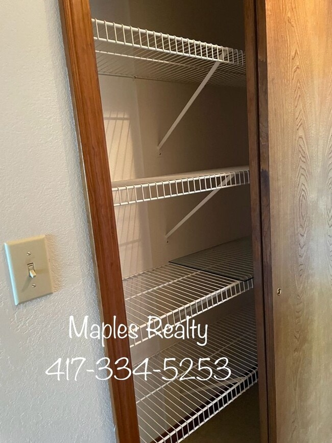 Building Photo - 3 bedroom, 2.5 bath in Ridgedale, MO near Big Cedar Lodge