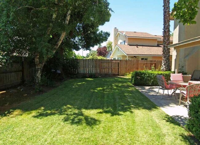 Building Photo - 2524 Garlandwood Dr