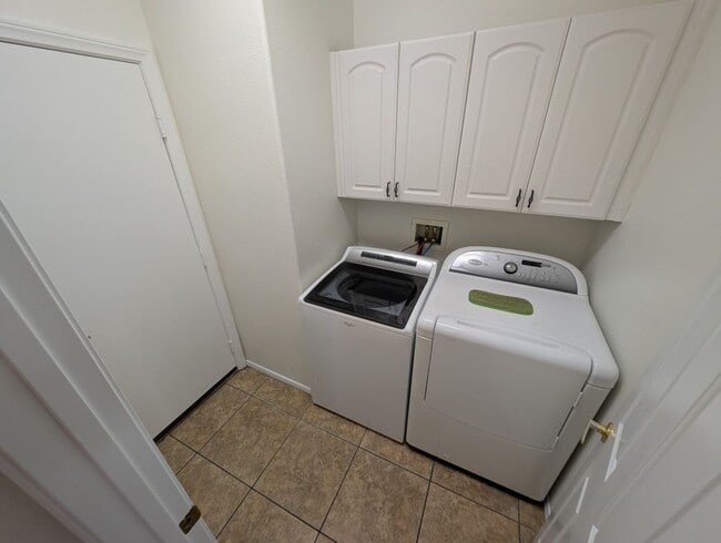 Building Photo - 205 Heiple Ct