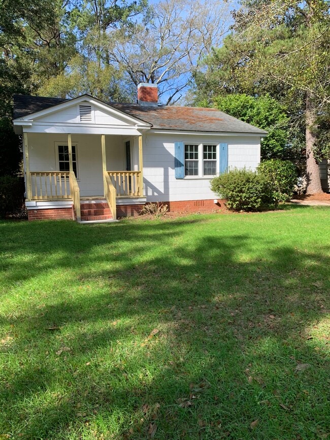 Building Photo - 114 Ellinor St