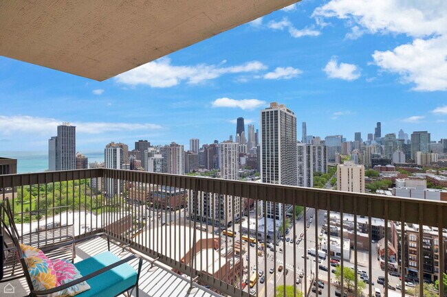 Building Photo - 1660 N La Salle Dr