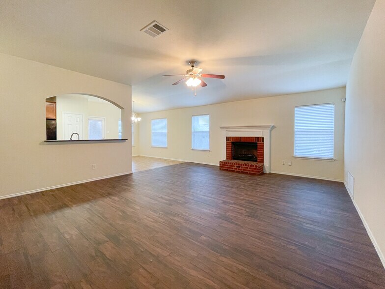 Building Photo - 6632 Burling St