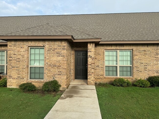 Building Photo - 2/2 NO WATER BILL - LAWN INCLUDED!! BROCK ISD