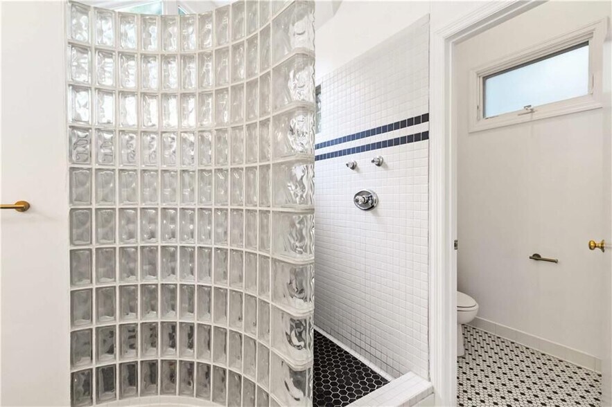 Building Photo - 2014 Westminster Way NE