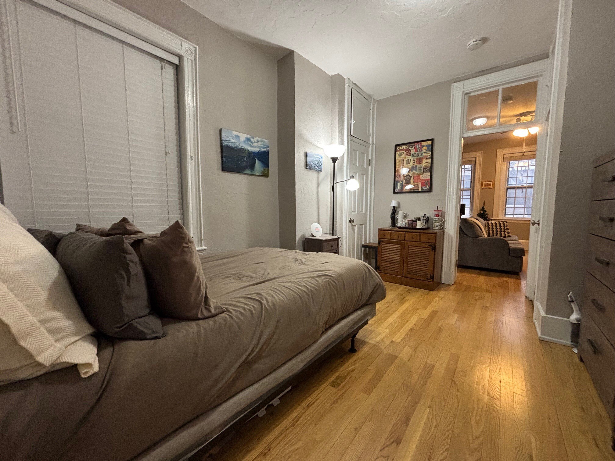 Building Photo - 98 Myrtle St