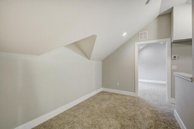 Building Photo - 901 Shoal Cliff Ct