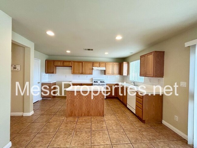 Building Photo - 14051 Yearling Ln