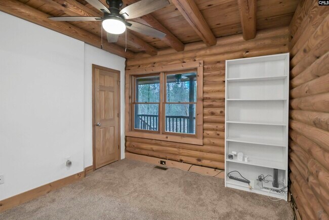 Building Photo - 150 Laura Ln
