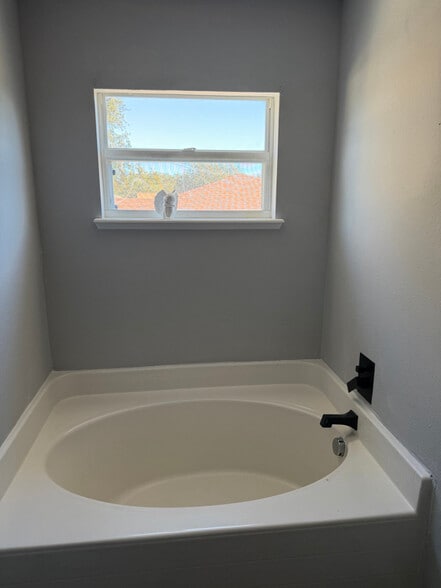 Building Photo - 3338 Hickory Leaf Ct