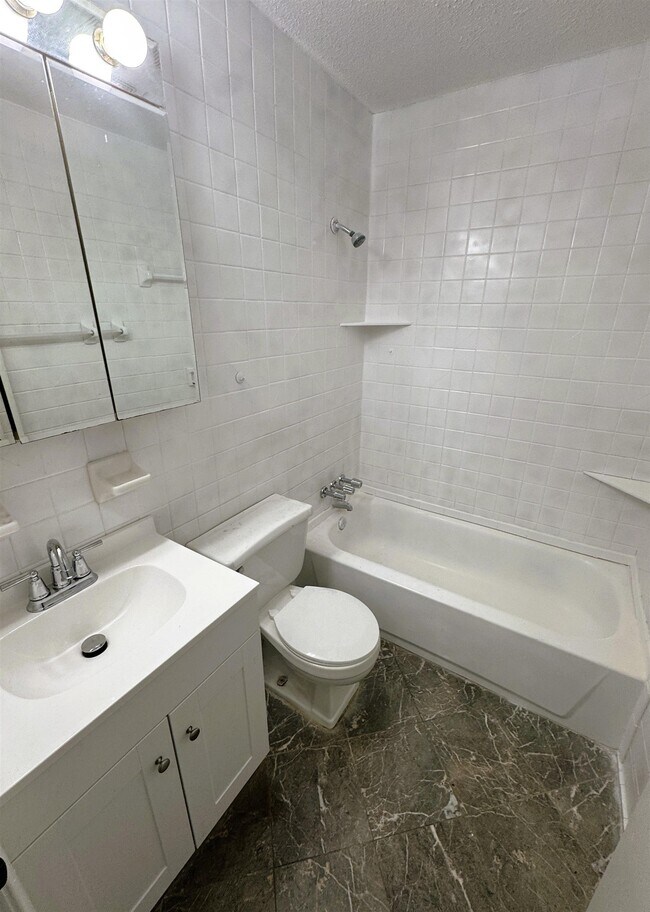 Building Photo - 4577 Gailwood Ave