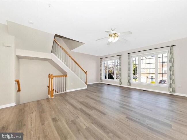 Building Photo - 2103 Paxton Terrace