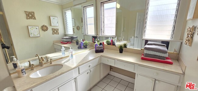 Building Photo - 139 Rexford Dr