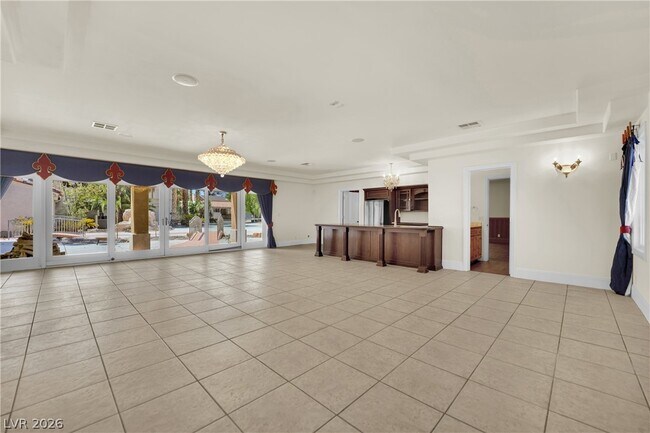 Building Photo - 1250 Shadow Ln