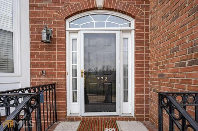Building Photo - 1732 Highlands View Dr