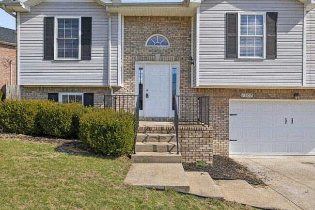 Building Photo - 1307 Bluebonnet Dr