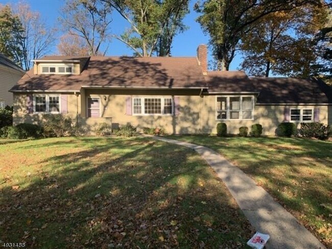 Primary Photo - 639 Salter Pl