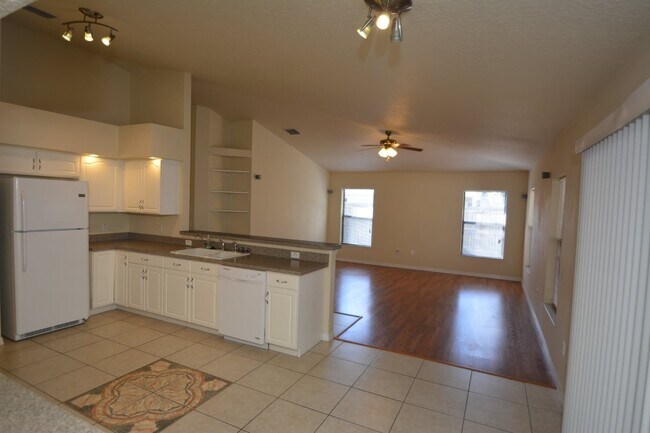 Building Photo - 31 Port Royal Dr
