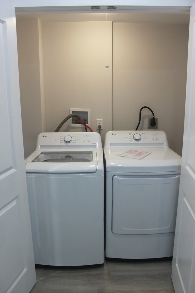 Building Photo - 3355 Argyle St