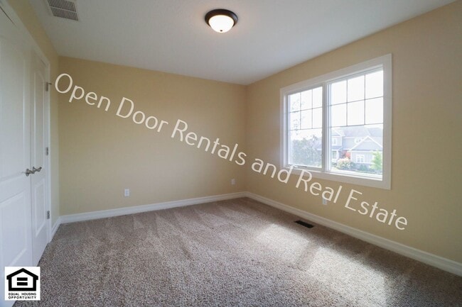 Building Photo - Coming soon! 50% off first months rent** W...