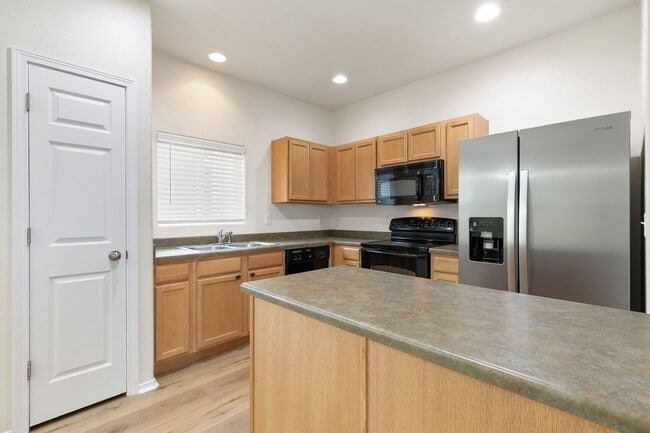 Building Photo - 7475 Countryside Grove