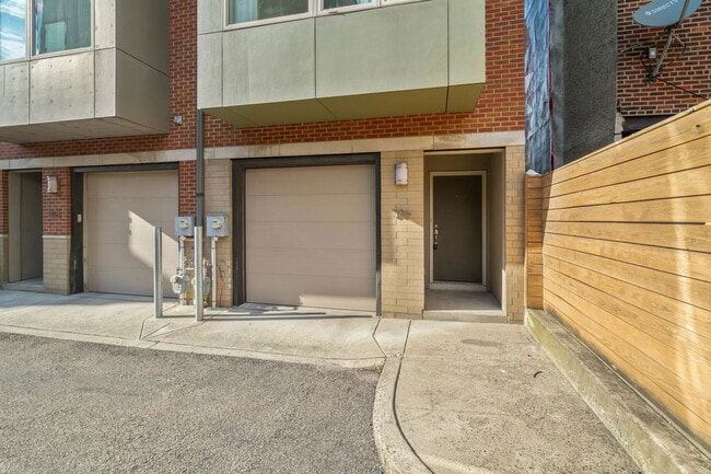 Building Photo - 806 Christian St