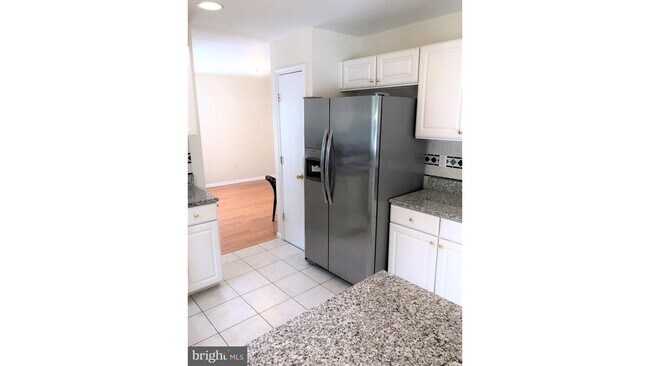 Building Photo - 364 Westwood Ave